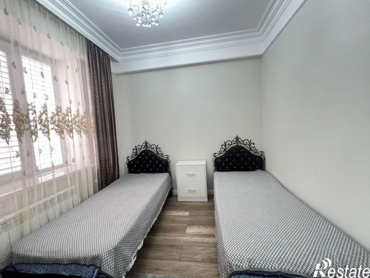 2-комн квартира ул Ленина, 100,  д. 100