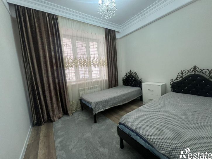 2-комн квартира ул Ленина, 100,  д. 100