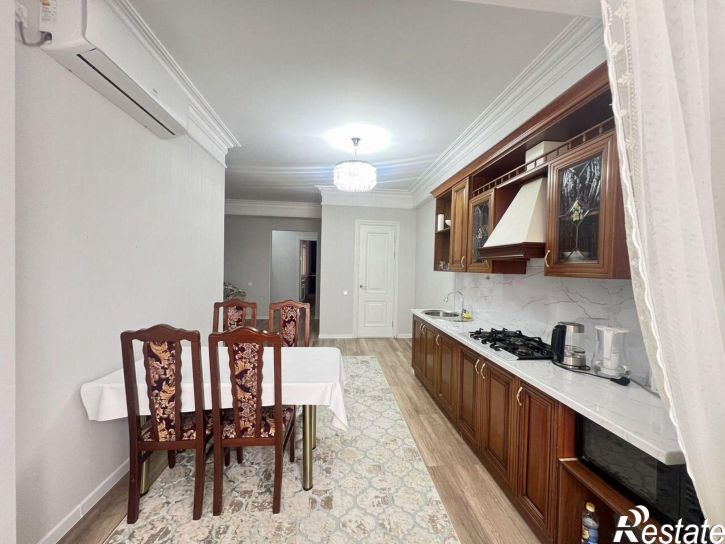 2-комн квартира ул Ленина, 100,  д. 100