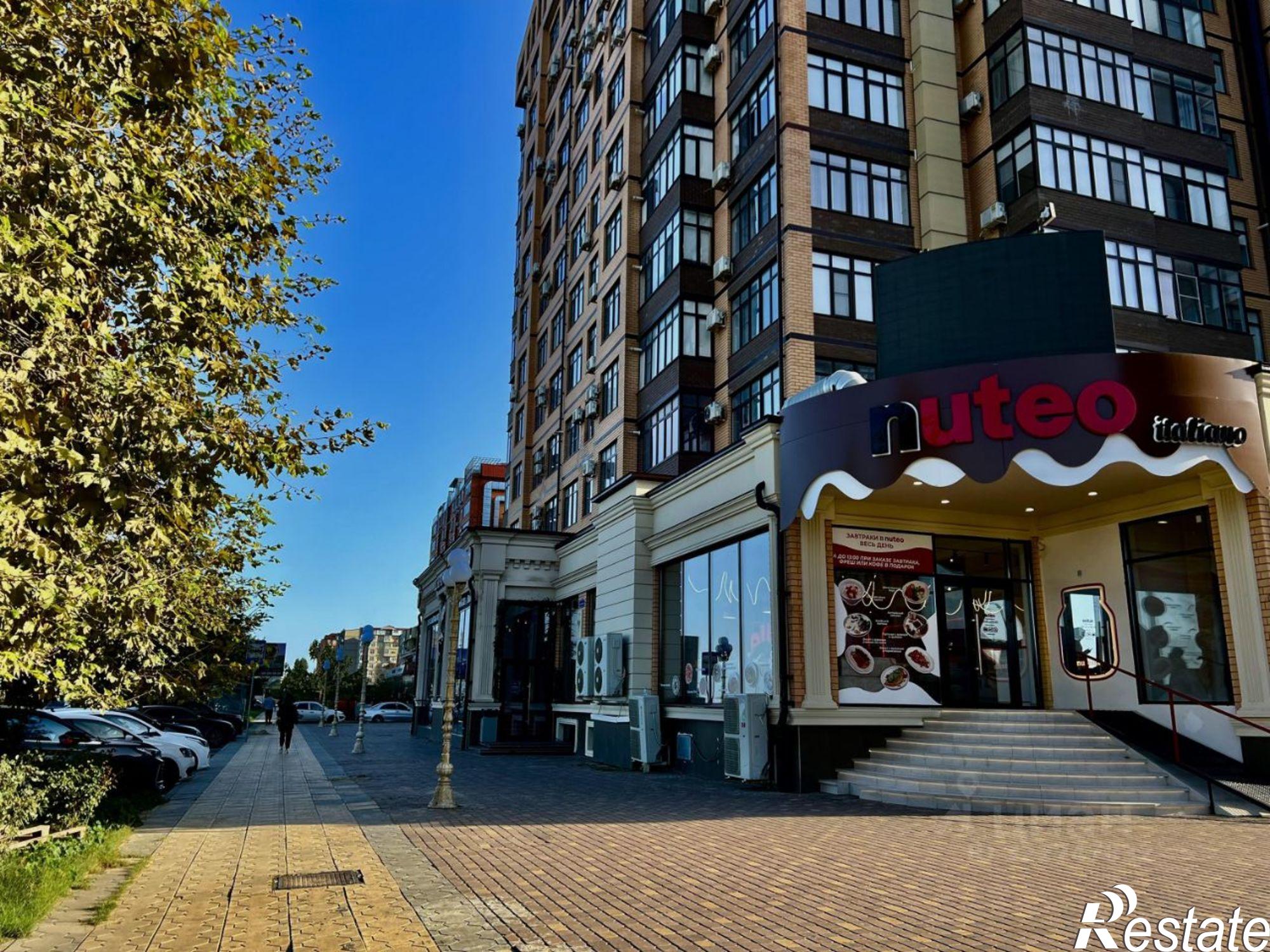 Купить квартиру за 13 500 000 рублей на улица М. Халилова, 44А