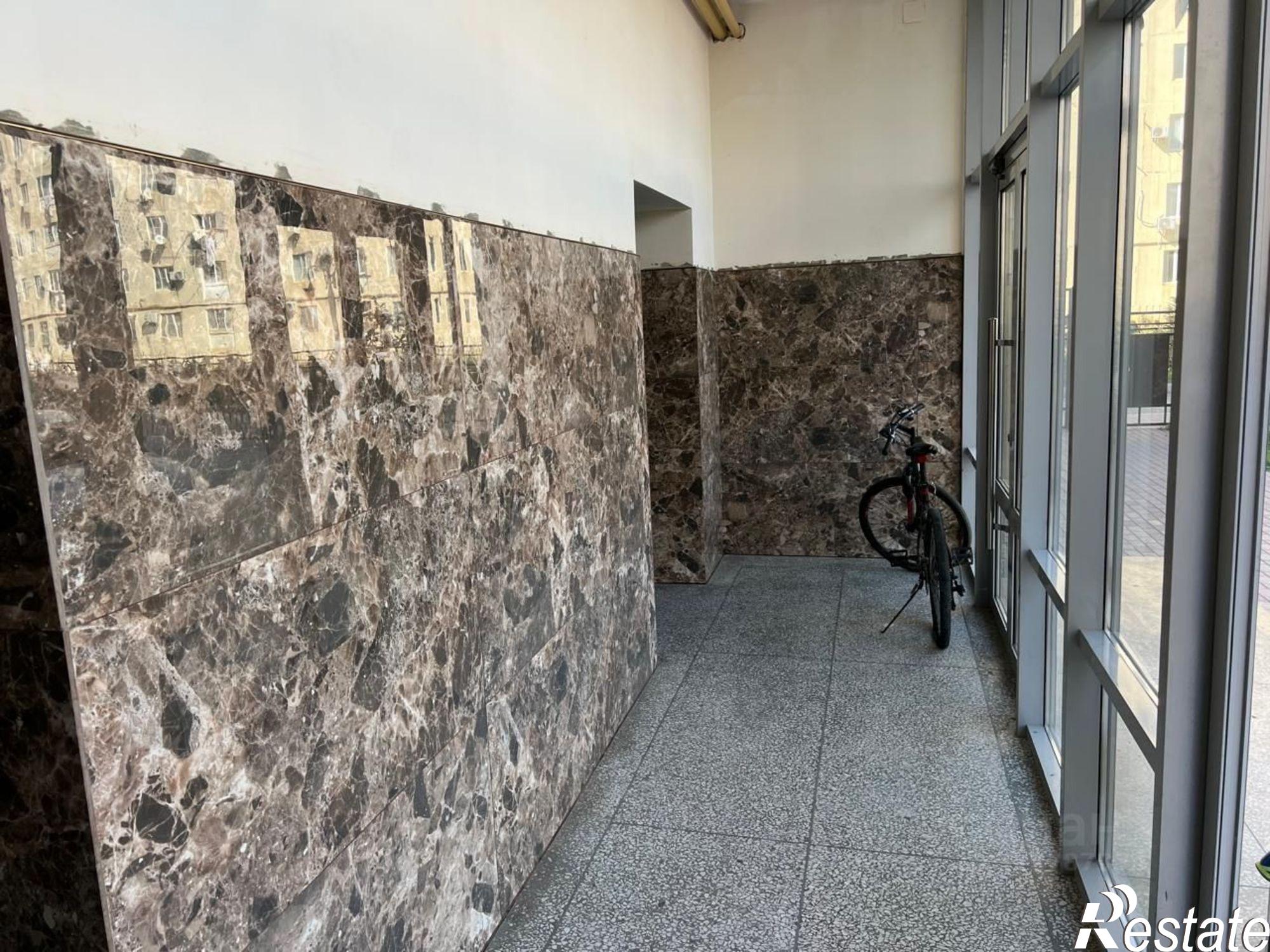 Купить квартиру за 9 300 000 рублей на проспект Омарова, 8