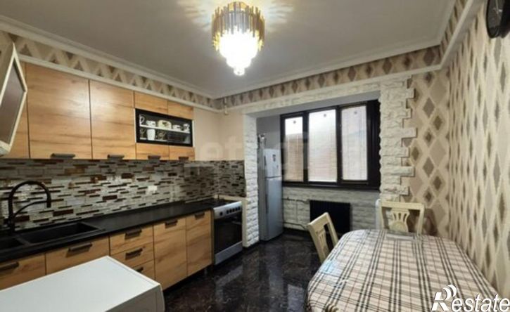 3-комн квартира проспект М. Омарова, 4,  д. 4