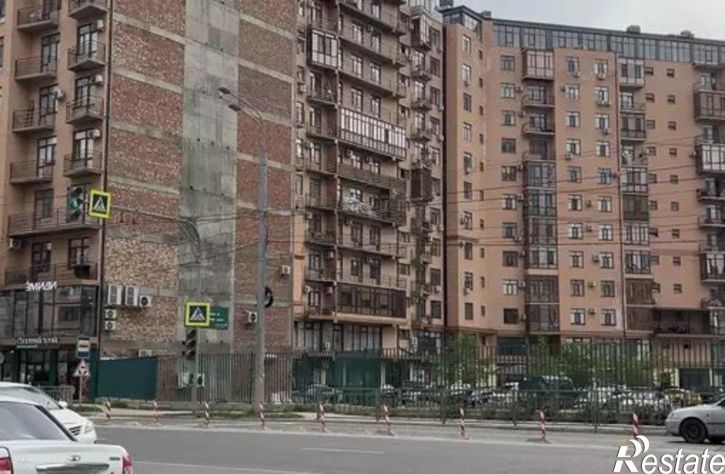 3-комн квартира проспект Акулиничева, 1,  д. 1