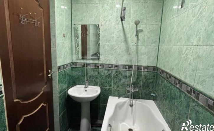 3-комн квартира проспект М. Омарова, 4,  д. 4