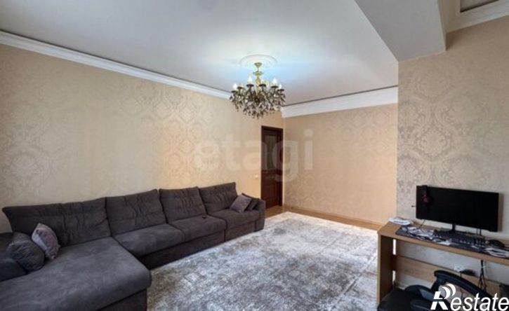 2-комн квартира улица М. Халилова, 48Б,  д. 48Б