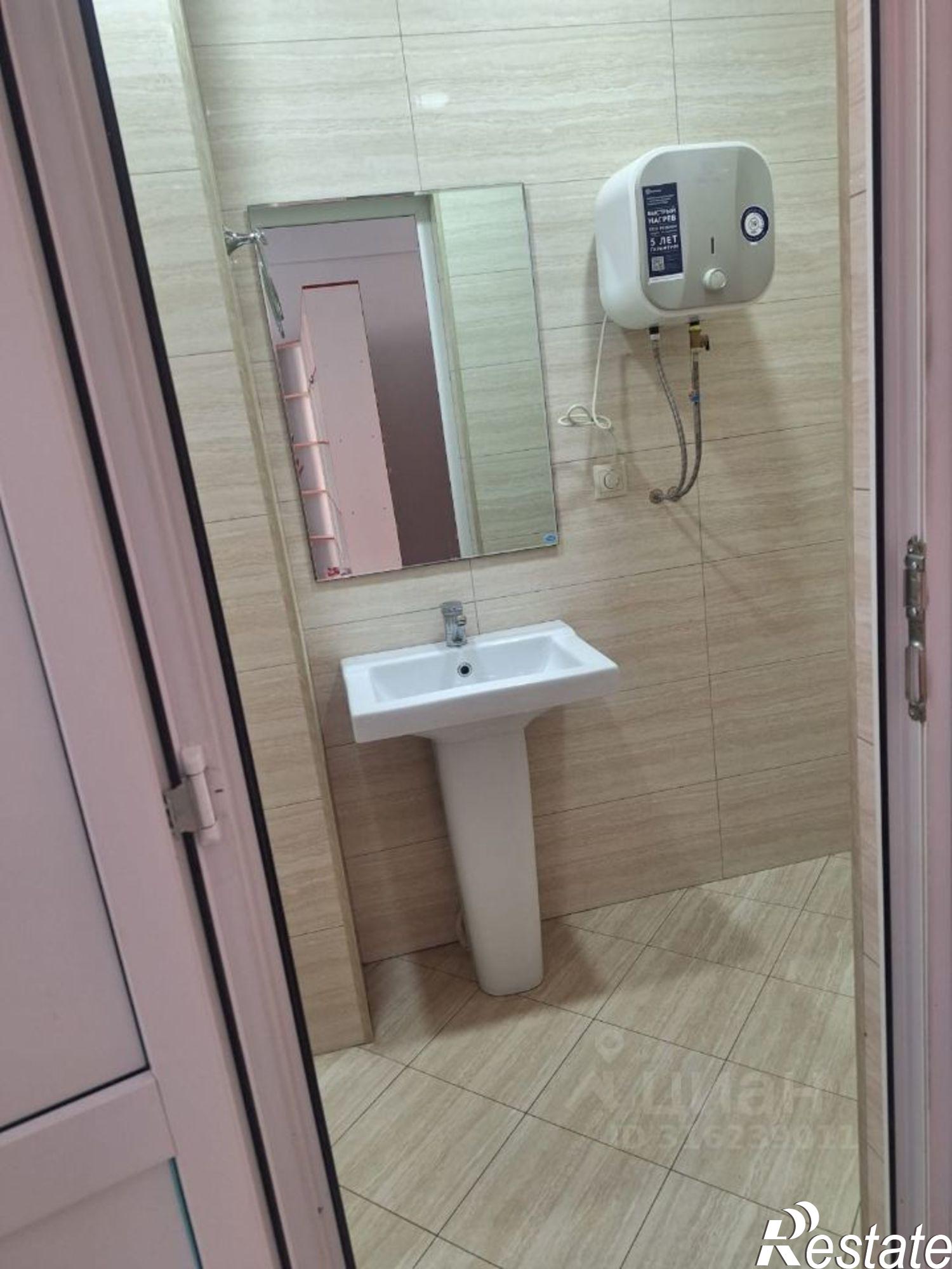 Купить торговое помещение за 12 000 000 рублей на пр-кт М.Омарова, 18