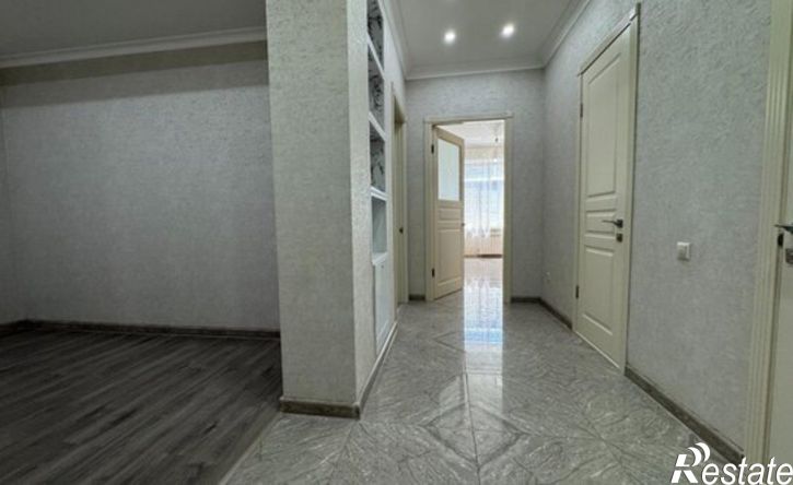 2-комн квартира пр-кт Акулиничева, 1,  д. 1