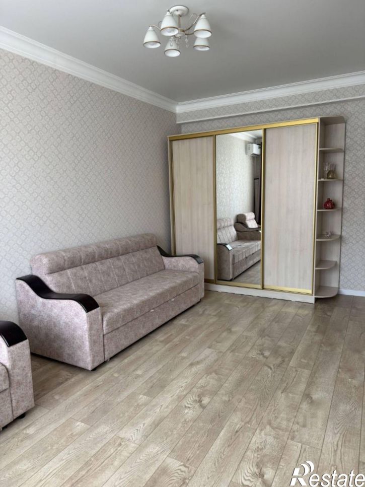 2-комн квартира проспект М. Омарова, 5,  д. 5