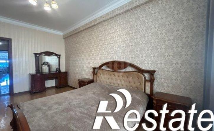 3-комн квартира улица М. Халилова, 44А,  д. 44А